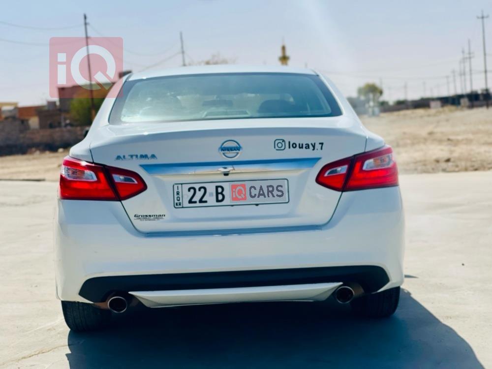 نيسان ألتيما